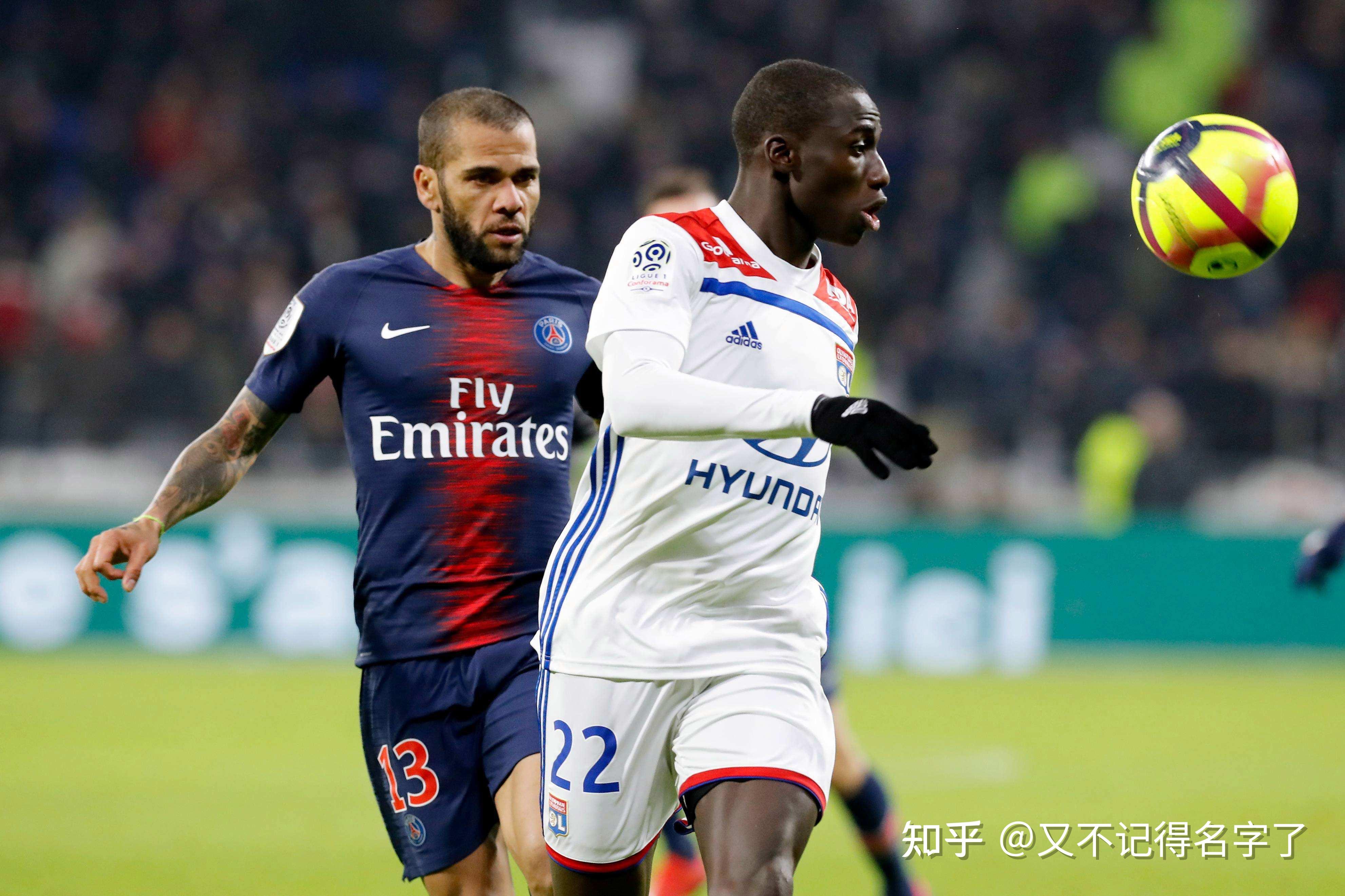 法甲赛程吃紧，里昂今夜伤情更新，信心回归，球探报告显示潜力(杨枝甘露全文免费阅读)